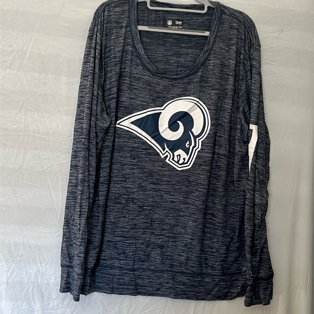 LA Rams blue long sleeve slouchy fit round neck team long sleeve size XL